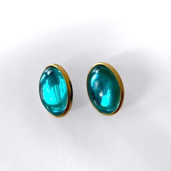 Vintage Trifari Blue Lucite Clip Earrings - Picture 3 of 5